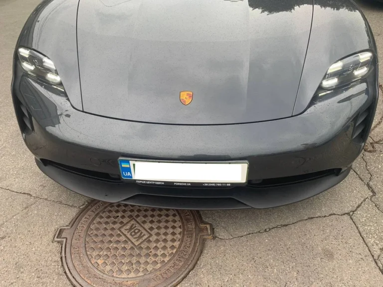 Створення надрукованих накладок на бампер для автомобіля Porsche Taycan – 3д сканування, друк